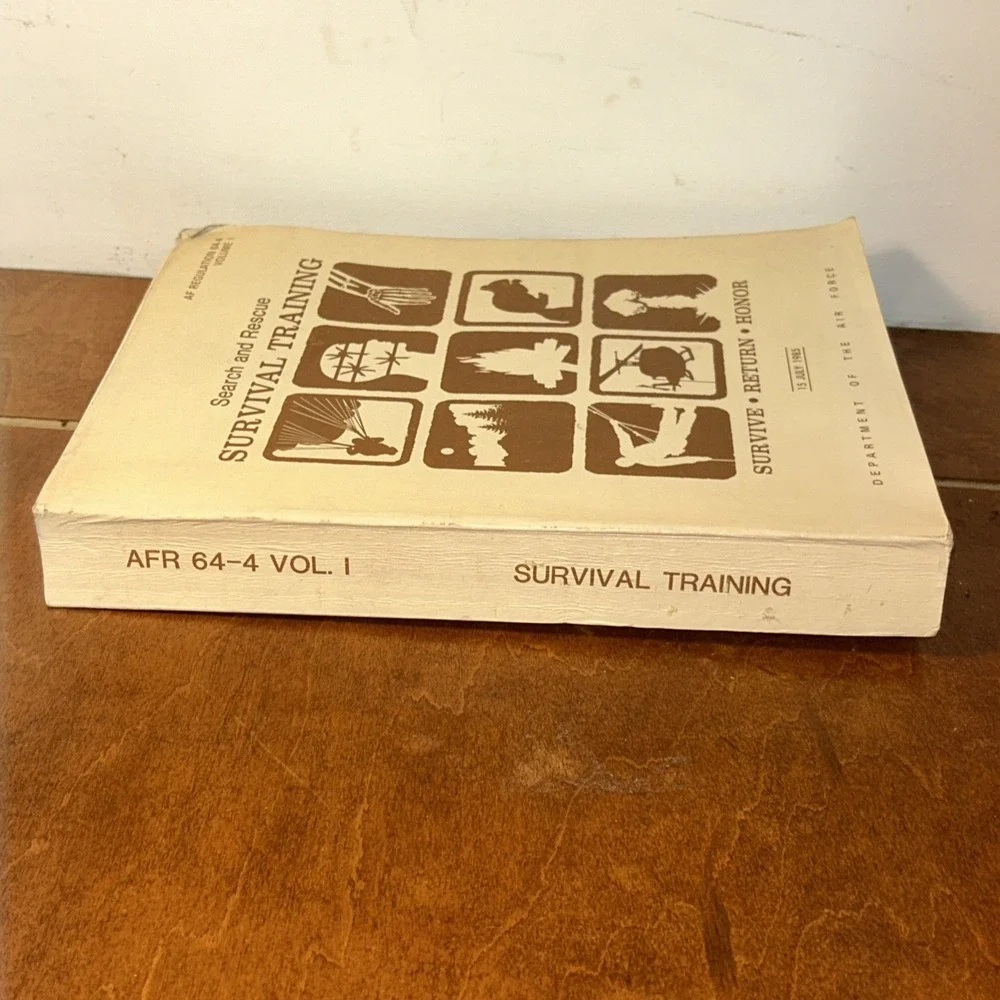 Search & Rescue Survival Training AF Regulation 64-4 Vol 1 US Air Force 1985 PB